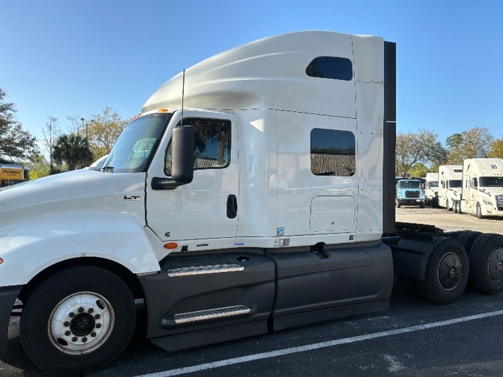 Sleeper Tractor-Heavy Duty Tractors-International-2023-LT625-Pensacola-FL-683,644\n\t\tmiles-$ 38,500 - Image 4