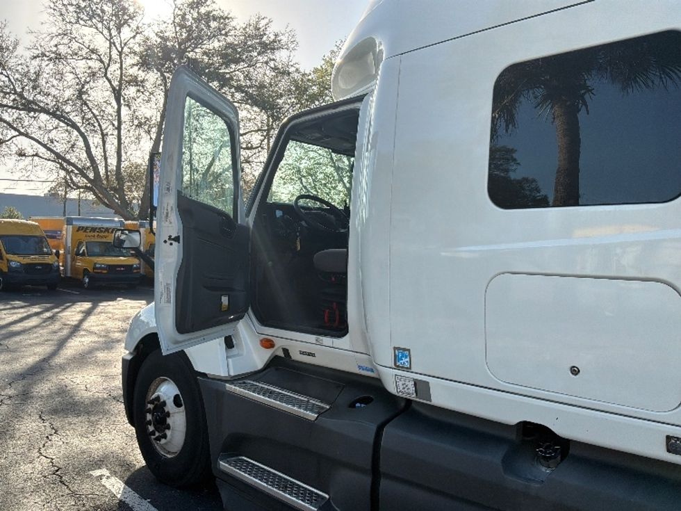 Sleeper Tractor-Heavy Duty Tractors-International-2023-LT625-Pensacola-FL-683,644\n\t\tmiles-$ 38,500 - Image 9