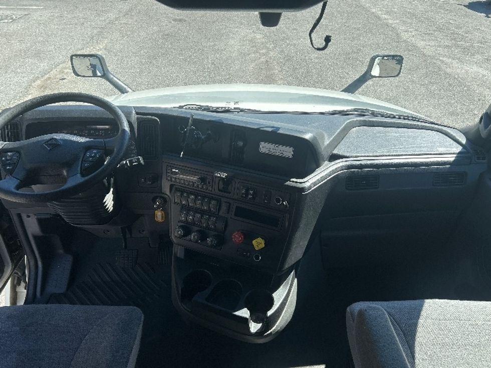 Sleeper Tractor-Heavy Duty Tractors-International-2023-LT625-Pensacola-FL-690,871\n\t\tmiles-$ 37,750 - Image 12