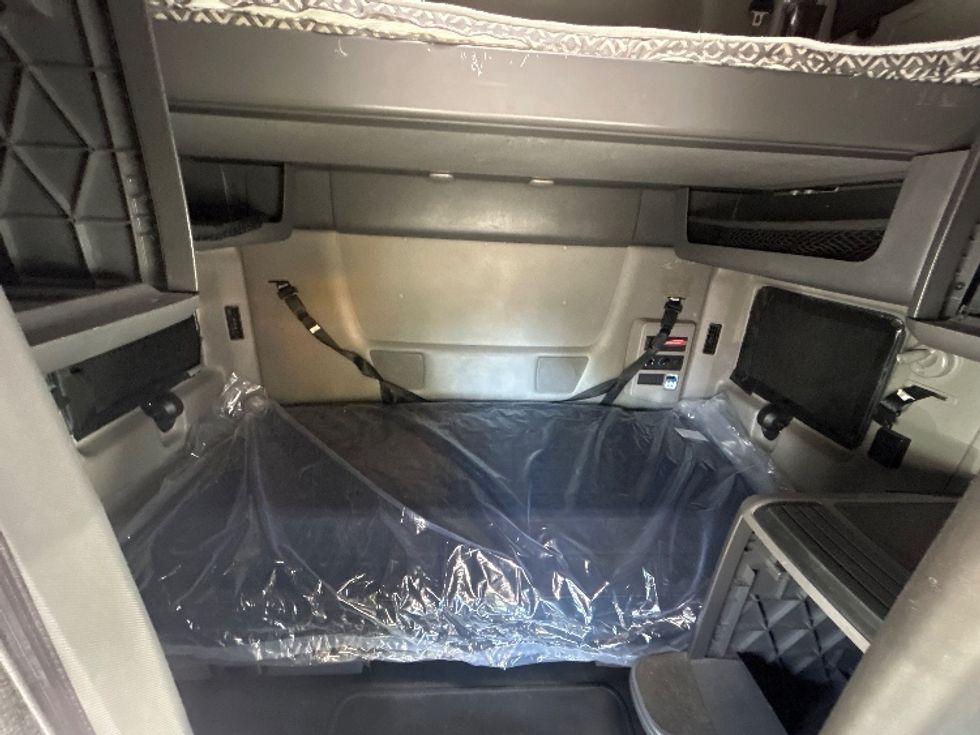 Sleeper Tractor-Heavy Duty Tractors-International-2023-LT625-Pensacola-FL-690,871\n\t\tmiles-$ 37,750 - Image 16