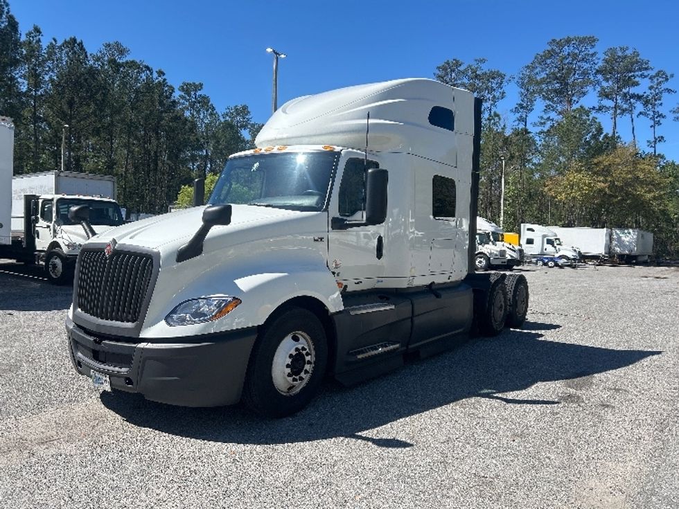 Sleeper Tractor-Heavy Duty Tractors-International-2023-LT625-Pensacola-FL-690,871\n\t\tmiles-$ 37,750 - Image 3