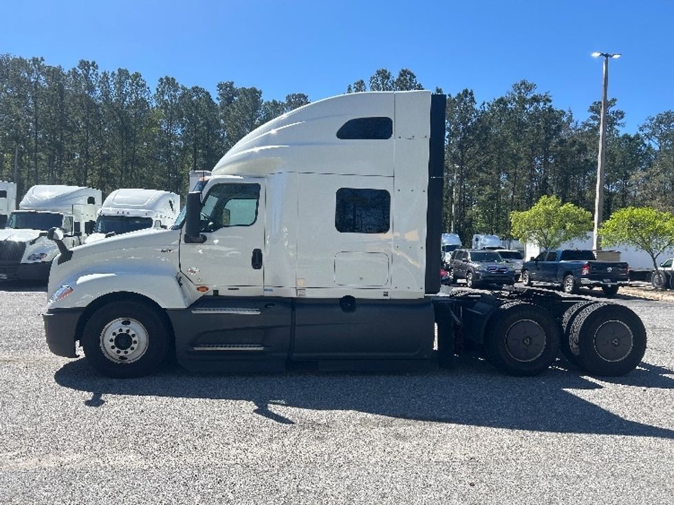 Sleeper Tractor-Heavy Duty Tractors-International-2023-LT625-Pensacola-FL-690,871\n\t\tmiles-$ 37,750 - Image 4