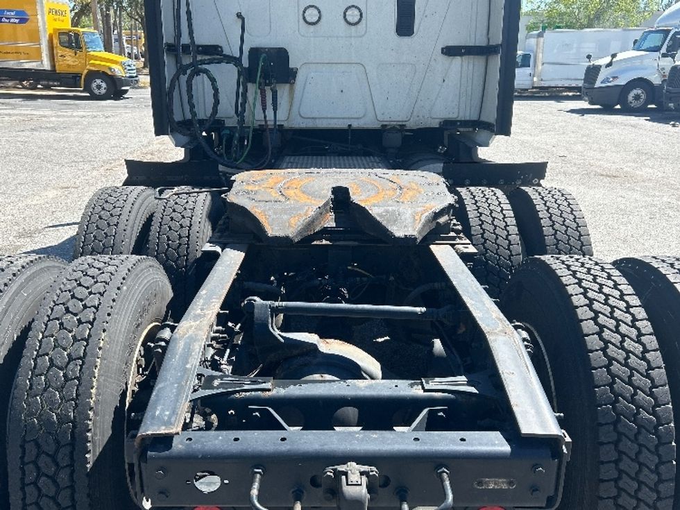 Sleeper Tractor-Heavy Duty Tractors-International-2023-LT625-Pensacola-FL-690,871\n\t\tmiles-$ 37,750 - Image 6