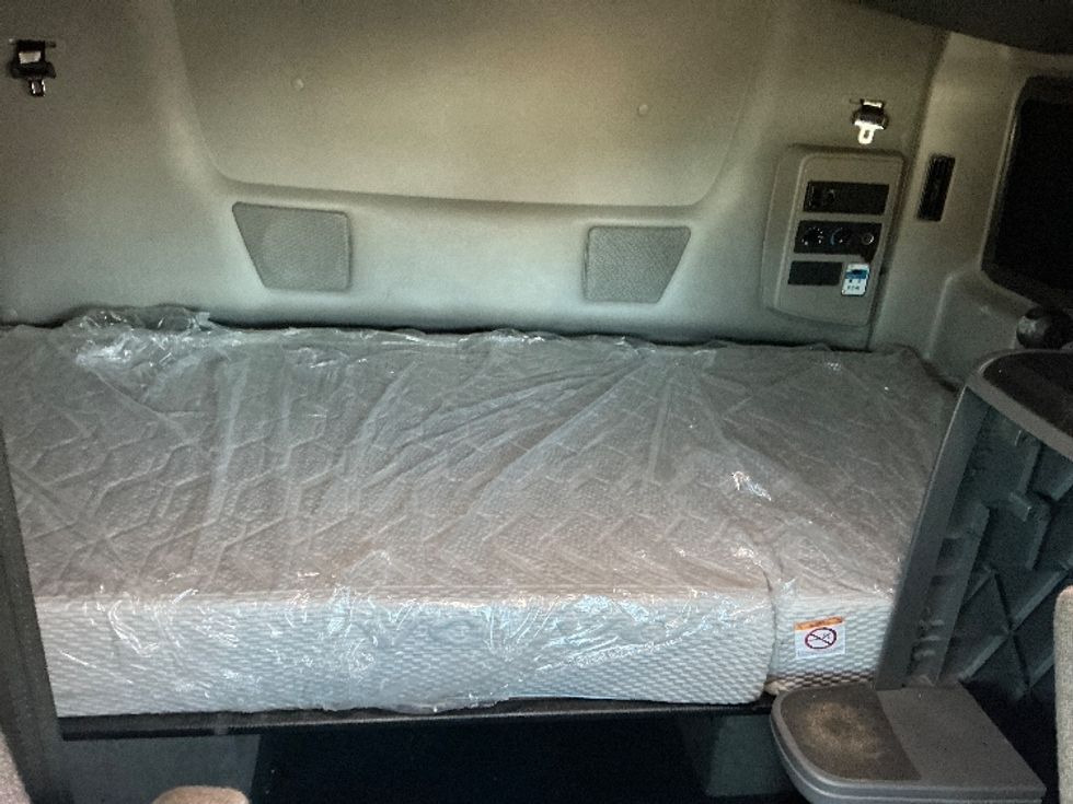 Sleeper Tractor-Heavy Duty Tractors-International-2023-LT625-Pensacola-FL-709,480\n\t\tmiles-$ 36,000 - Image 16