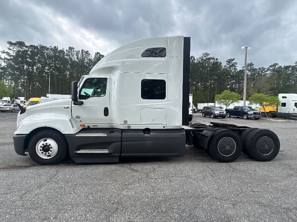 Sleeper Tractor-Heavy Duty Tractors-International-2023-LT625-Pensacola-FL-709,480\n\t\tmiles-$ 36,000 - Image 4