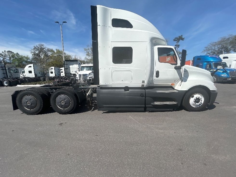Sleeper Tractor-Heavy Duty Tractors-International-2023-LT625-Pensacola-FL-715,530\n\t\tmiles-$ 35,500 - Image 8