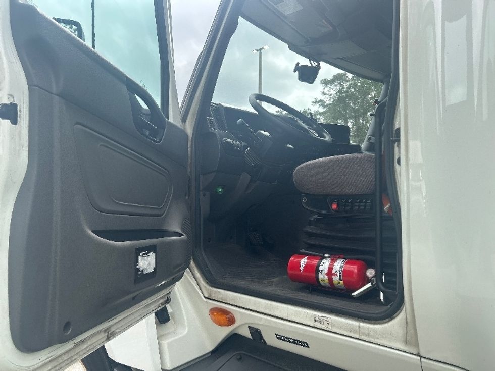 Sleeper Tractor-Heavy Duty Tractors-International-2023-LT625-Pensacola-FL-715,530\n\t\tmiles-$ 35,500 - Image 9