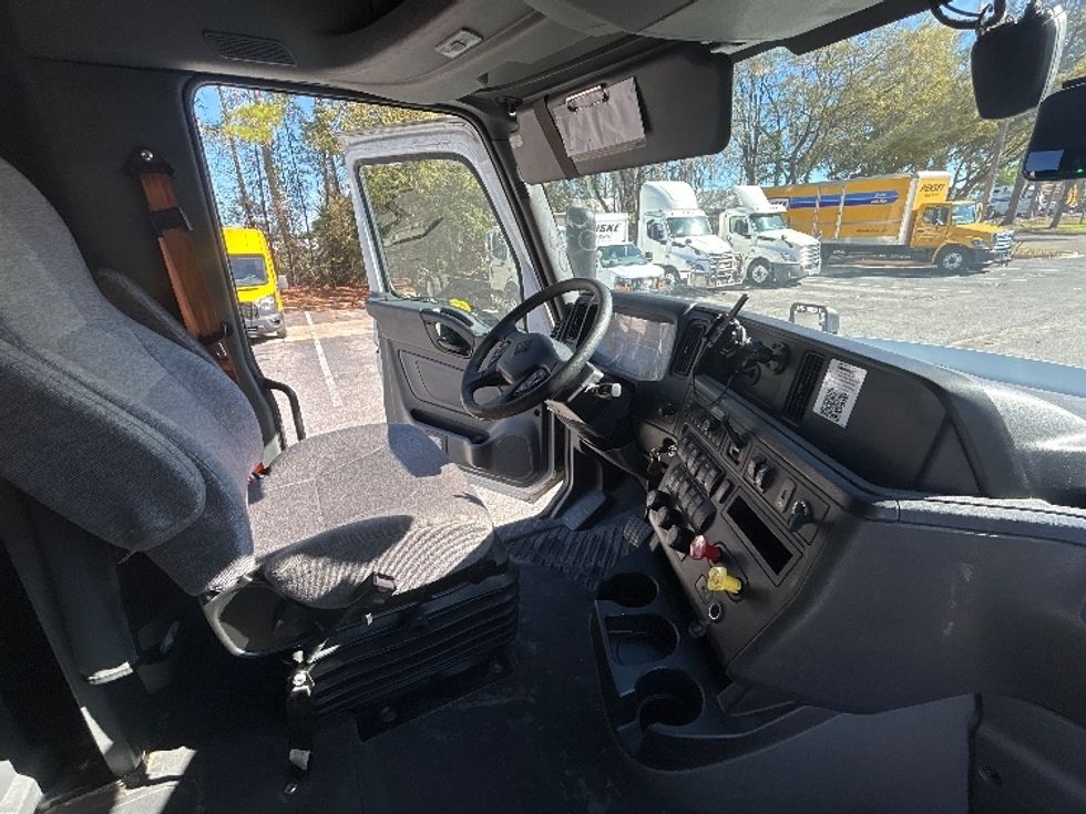 Sleeper Tractor-Heavy Duty Tractors-International-2023-LT625-Pensacola-FL-730,402\n\t\tmiles-$ 34,000 - Image 14