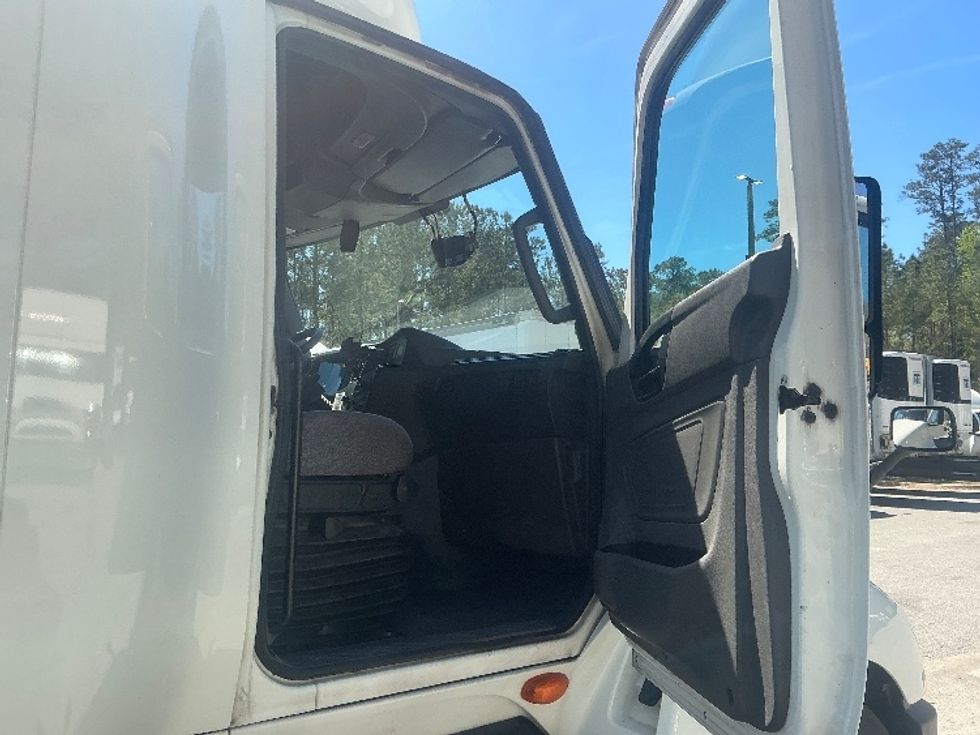Sleeper Tractor-Heavy Duty Tractors-International-2023-LT625-Pensacola-FL-730,756\n\t\tmiles-$ 34,000 - Image 13