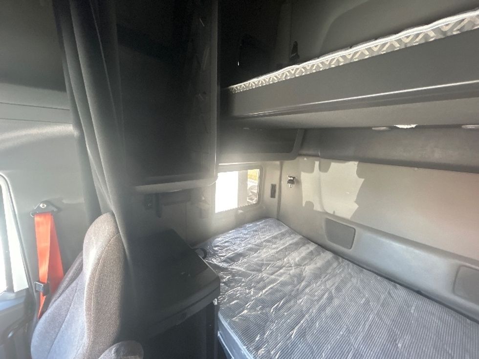 Sleeper Tractor-Heavy Duty Tractors-International-2023-LT625-Pensacola-FL-730,756\n\t\tmiles-$ 34,000 - Image 19