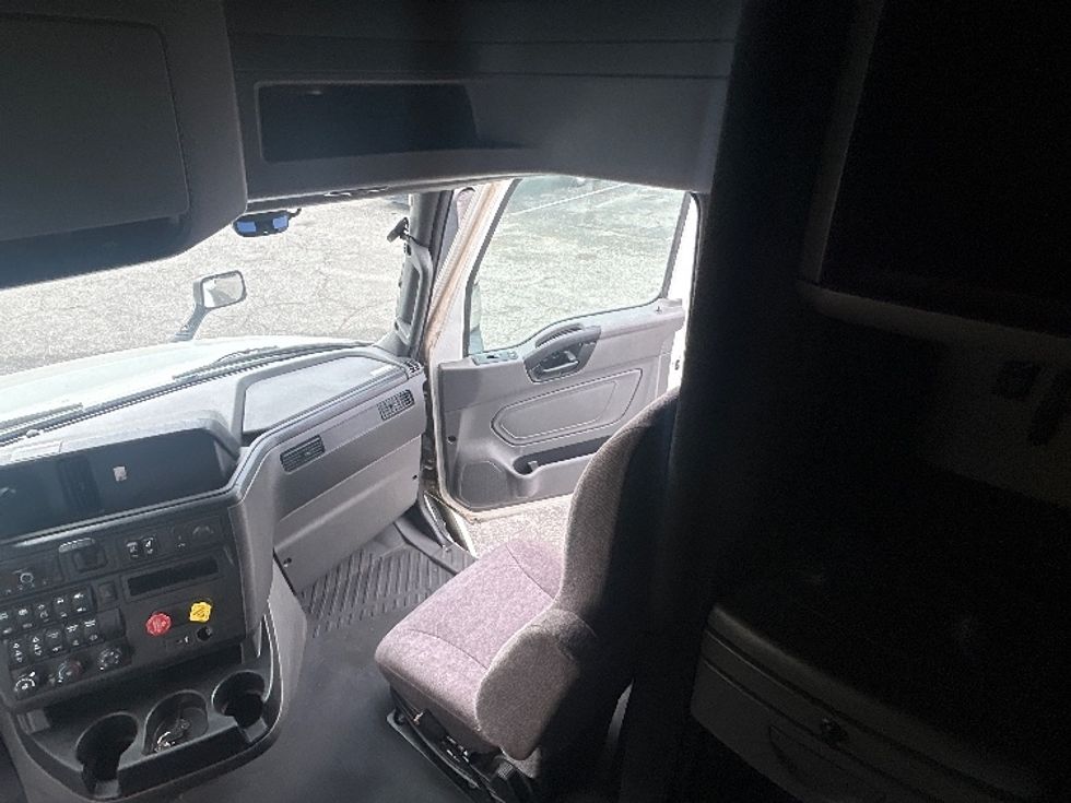 Sleeper Tractor-Heavy Duty Tractors-International-2023-LT625-Pensacola-FL-770,154\n\t\tmiles-$ 34,000 - Image 19