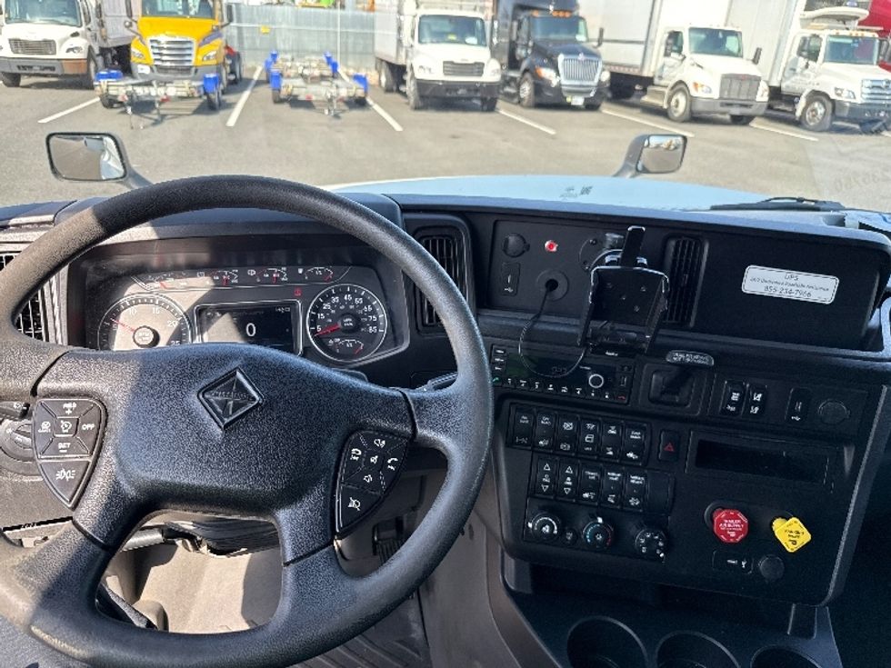 Sleeper Tractor-Heavy Duty Tractors-International-2023-LT625-Philadelphia-PA-577,237\n\t\tmiles-$ 48,500 - Image 11