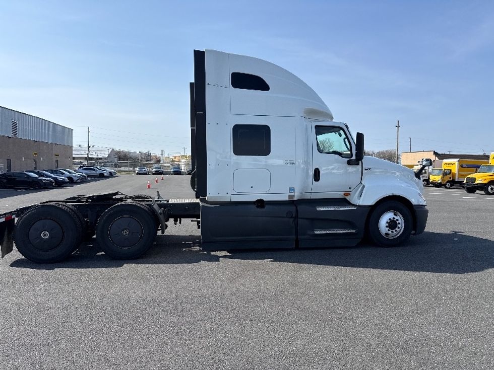 Sleeper Tractor-Heavy Duty Tractors-International-2023-LT625-Philadelphia-PA-577,237\n\t\tmiles-$ 48,500 - Image 8