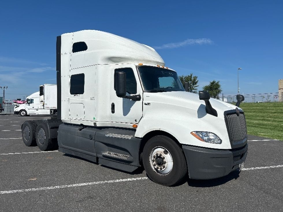 Sleeper Tractor-Heavy Duty Tractors-International-2023-LT625-Philadelphia-PA-721,830\n\t\tmiles-$ 42,000 - Image 1