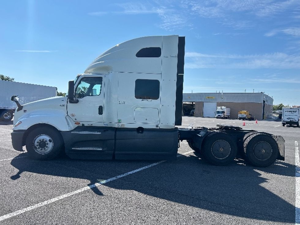 Sleeper Tractor-Heavy Duty Tractors-International-2023-LT625-Philadelphia-PA-721,830\n\t\tmiles-$ 42,000 - Image 4