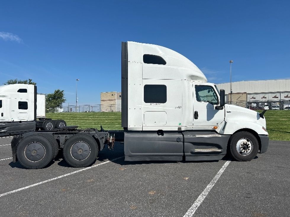 Sleeper Tractor-Heavy Duty Tractors-International-2023-LT625-Philadelphia-PA-721,830\n\t\tmiles-$ 42,000 - Image 8