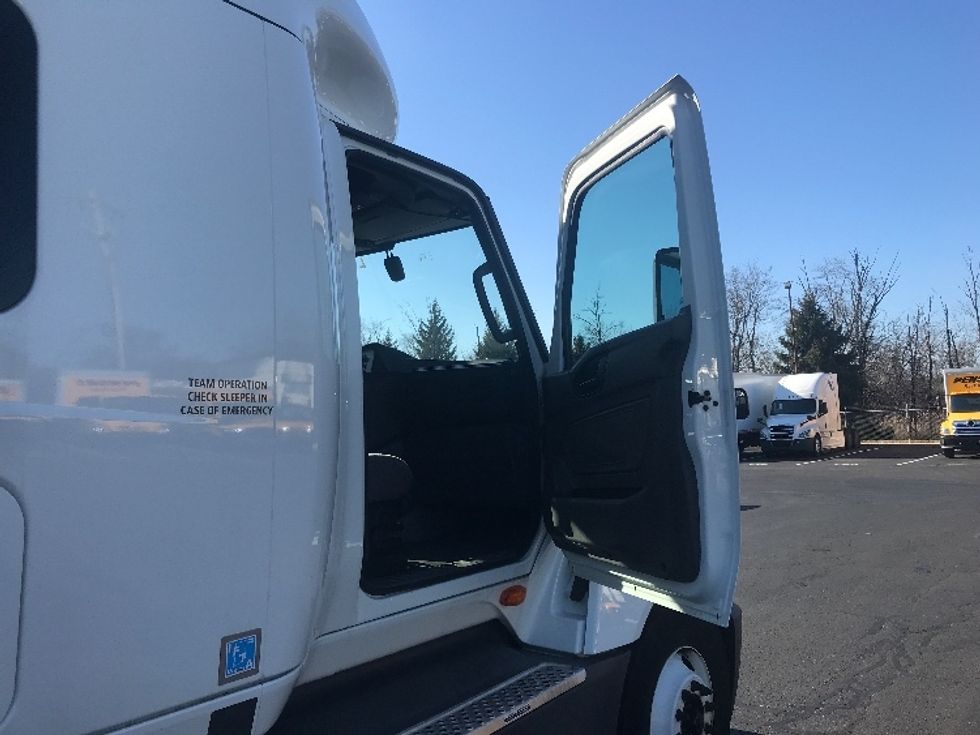 Sleeper Tractor-Heavy Duty Tractors-International-2023-LT625-Phoenix-AZ-495,000\n\t\tmiles-$ 61,250 - Image 13