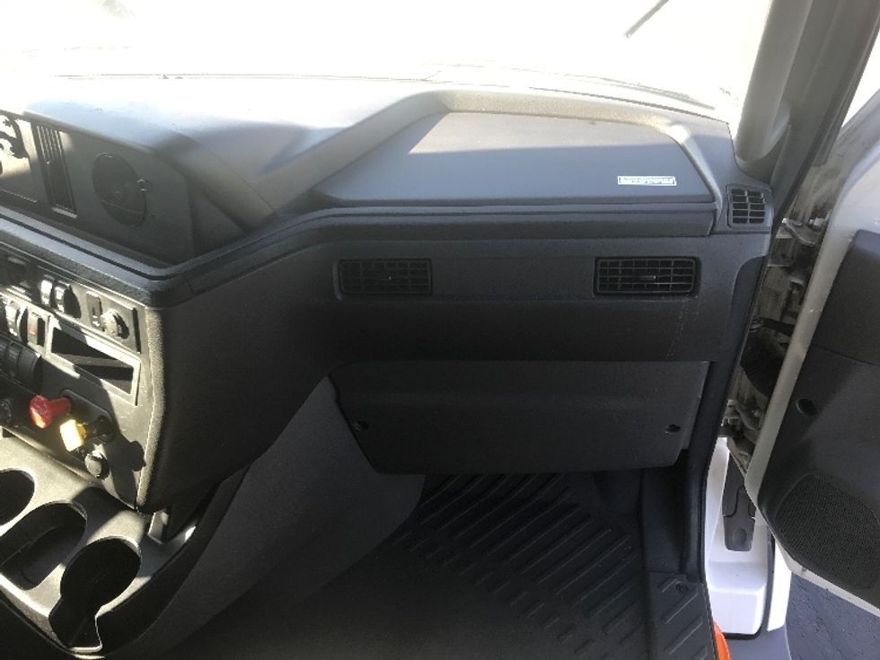 Sleeper Tractor-Heavy Duty Tractors-International-2023-LT625-Phoenix-AZ-495,000\n\t\tmiles-$ 61,250 - Image 14