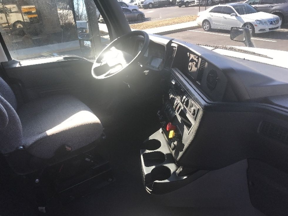 Sleeper Tractor-Heavy Duty Tractors-International-2023-LT625-Phoenix-AZ-495,000\n\t\tmiles-$ 61,250 - Image 15