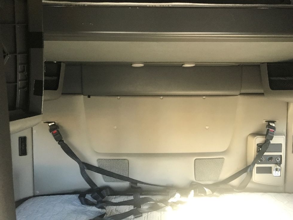 Sleeper Tractor-Heavy Duty Tractors-International-2023-LT625-Phoenix-AZ-495,000\n\t\tmiles-$ 61,250 - Image 16