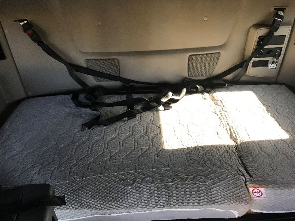 Sleeper Tractor-Heavy Duty Tractors-International-2023-LT625-Phoenix-AZ-495,000\n\t\tmiles-$ 61,250 - Image 17