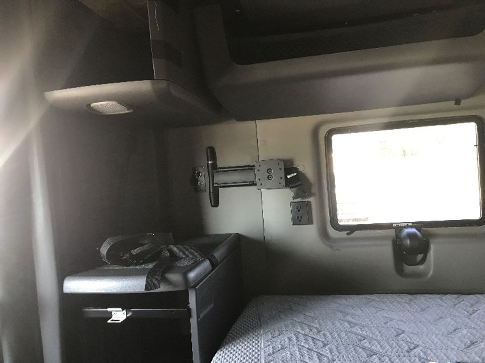 Sleeper Tractor-Heavy Duty Tractors-International-2023-LT625-Phoenix-AZ-495,000\n\t\tmiles-$ 61,250 - Image 19