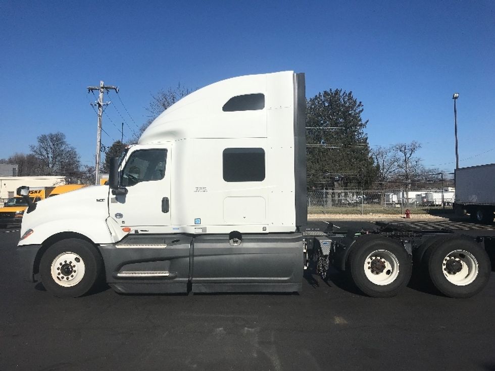 Sleeper Tractor-Heavy Duty Tractors-International-2023-LT625-Phoenix-AZ-495,000\n\t\tmiles-$ 61,250 - Image 4