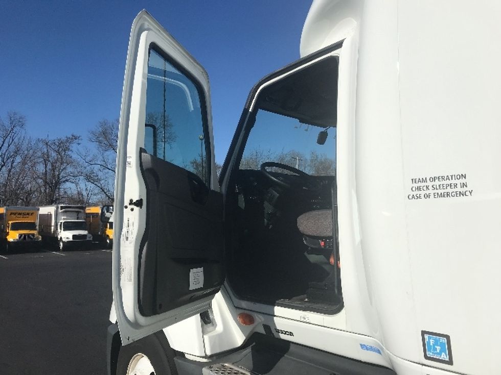 Sleeper Tractor-Heavy Duty Tractors-International-2023-LT625-Phoenix-AZ-495,000\n\t\tmiles-$ 61,250 - Image 9