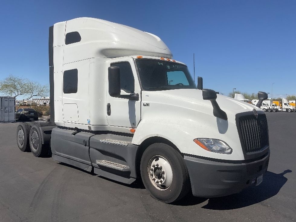 Sleeper Tractor-Heavy Duty Tractors-International-2023-LT625-Phoenix-AZ-497,361\n\t\tmiles-$ 61,000 - Image 1
