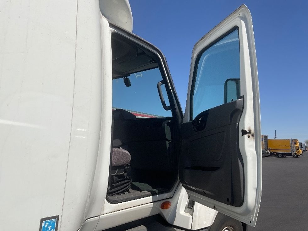 Sleeper Tractor-Heavy Duty Tractors-International-2023-LT625-Phoenix-AZ-497,361\n\t\tmiles-$ 61,000 - Image 13