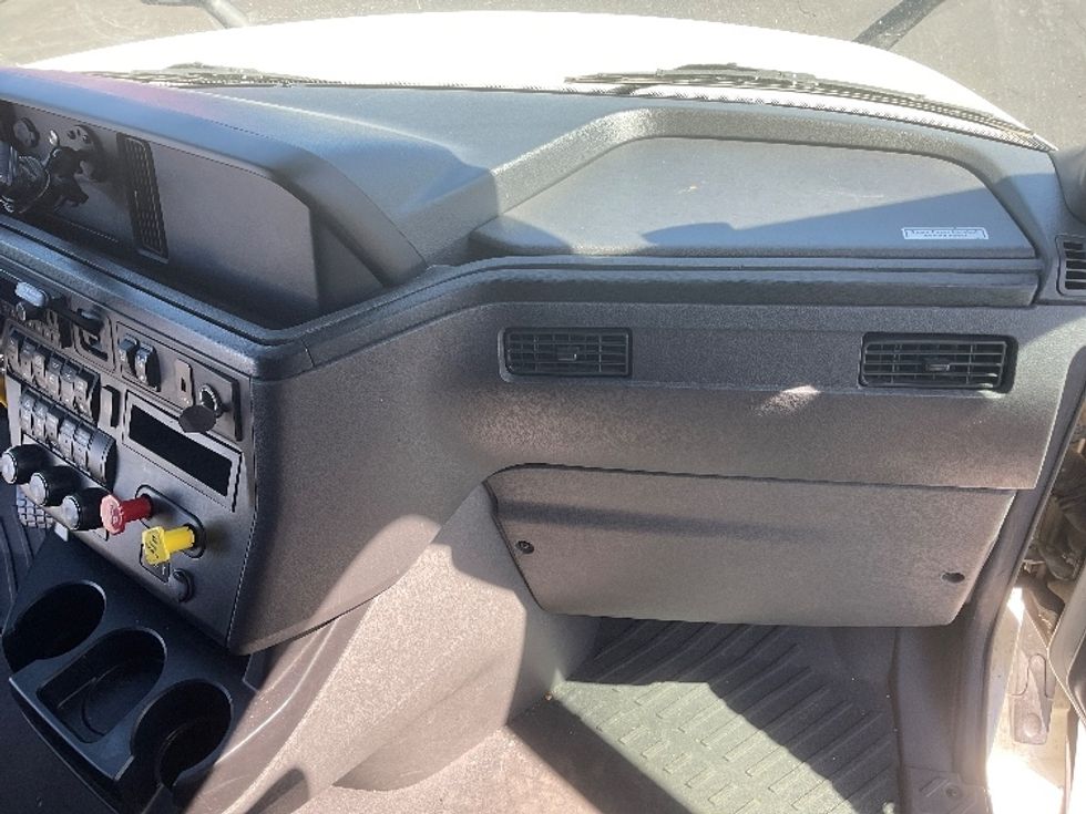 Sleeper Tractor-Heavy Duty Tractors-International-2023-LT625-Phoenix-AZ-497,361\n\t\tmiles-$ 61,000 - Image 14