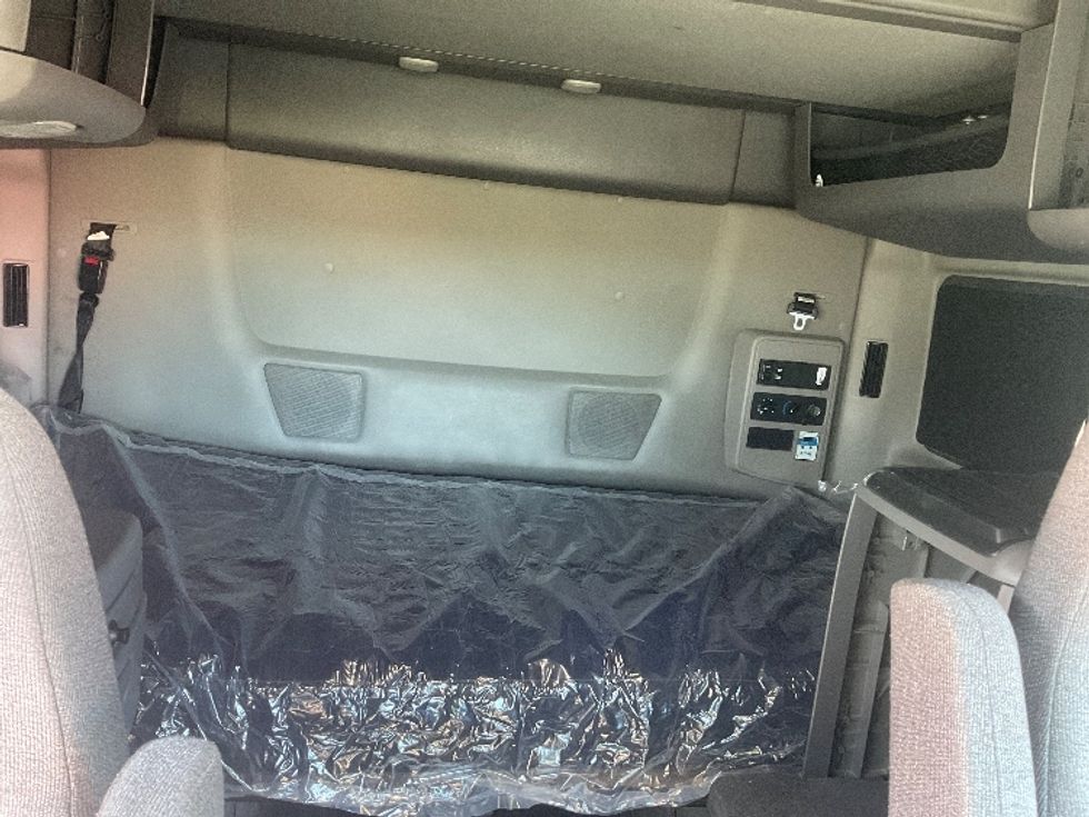 Sleeper Tractor-Heavy Duty Tractors-International-2023-LT625-Phoenix-AZ-497,361\n\t\tmiles-$ 61,000 - Image 16