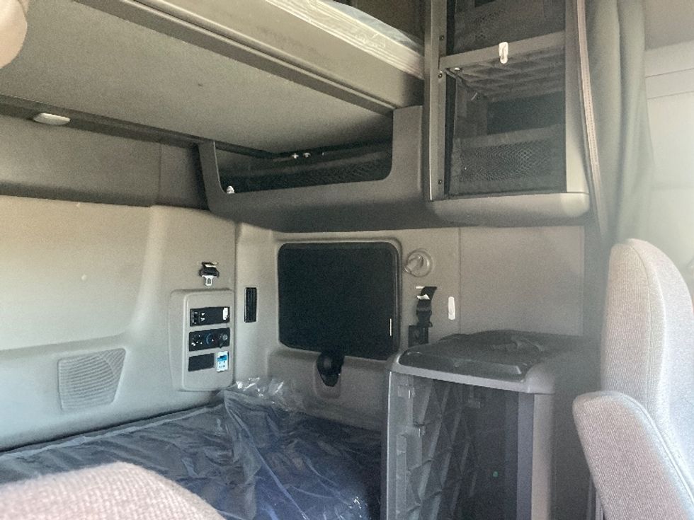 Sleeper Tractor-Heavy Duty Tractors-International-2023-LT625-Phoenix-AZ-497,361\n\t\tmiles-$ 61,000 - Image 18