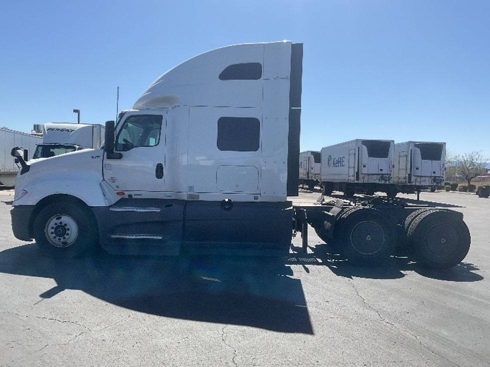 Sleeper Tractor-Heavy Duty Tractors-International-2023-LT625-Phoenix-AZ-497,361\n\t\tmiles-$ 61,000 - Image 4