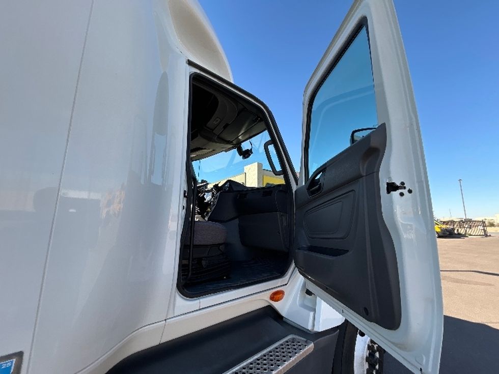 Sleeper Tractor-Heavy Duty Tractors-International-2023-LT625-Phoenix-AZ-593,259\n\t\tmiles-$ 51,000 - Image 13