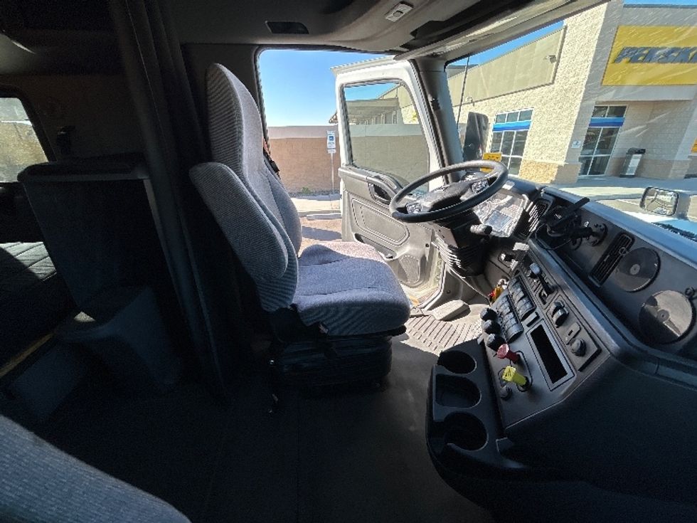 Sleeper Tractor-Heavy Duty Tractors-International-2023-LT625-Phoenix-AZ-593,259\n\t\tmiles-$ 51,000 - Image 15