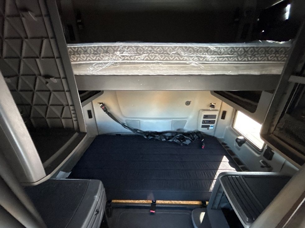 Sleeper Tractor-Heavy Duty Tractors-International-2023-LT625-Phoenix-AZ-593,259\n\t\tmiles-$ 51,000 - Image 16