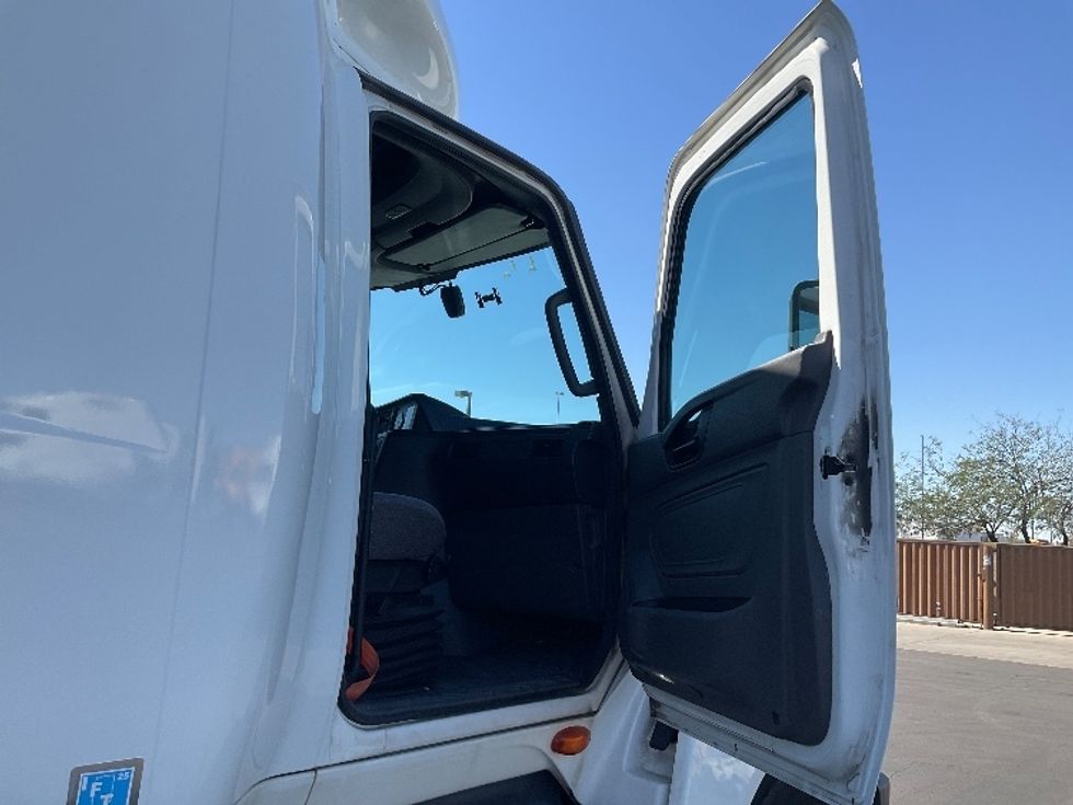 Sleeper Tractor-Heavy Duty Tractors-International-2023-LT625-Phoenix-AZ-593,358\n\t\tmiles-$ 51,000 - Image 13