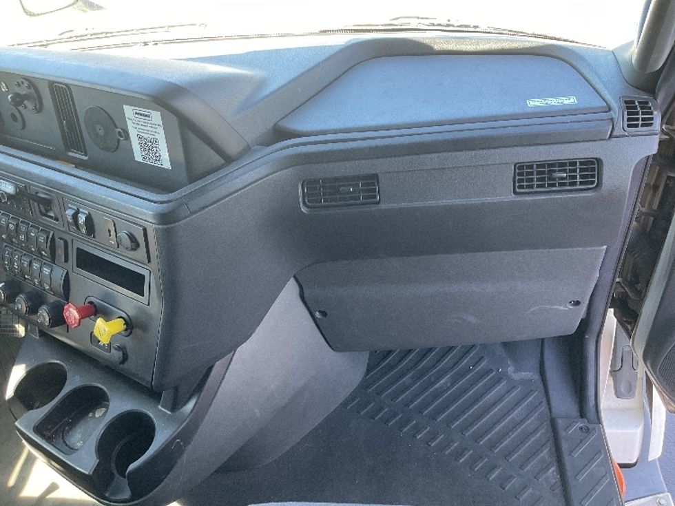 Sleeper Tractor-Heavy Duty Tractors-International-2023-LT625-Phoenix-AZ-593,358\n\t\tmiles-$ 51,000 - Image 14