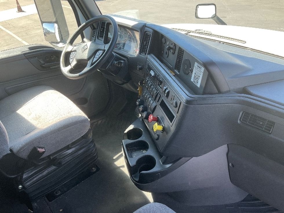 Sleeper Tractor-Heavy Duty Tractors-International-2023-LT625-Phoenix-AZ-593,358\n\t\tmiles-$ 51,000 - Image 15