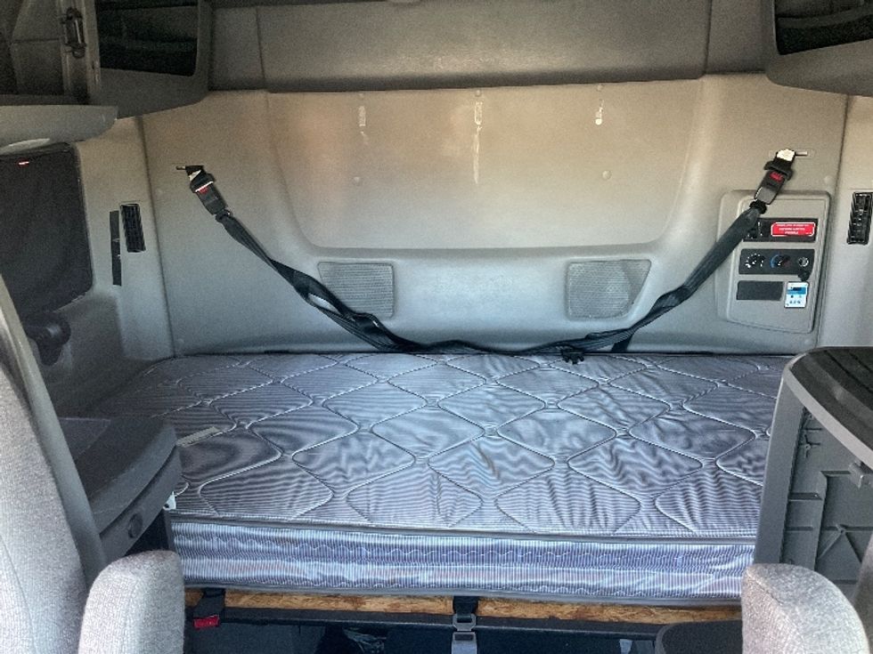 Sleeper Tractor-Heavy Duty Tractors-International-2023-LT625-Phoenix-AZ-593,358\n\t\tmiles-$ 51,000 - Image 16