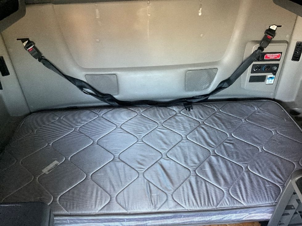 Sleeper Tractor-Heavy Duty Tractors-International-2023-LT625-Phoenix-AZ-593,358\n\t\tmiles-$ 51,000 - Image 17