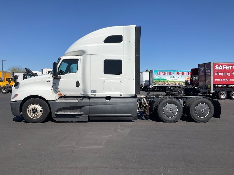 Sleeper Tractor-Heavy Duty Tractors-International-2023-LT625-Phoenix-AZ-593,358\n\t\tmiles-$ 51,000 - Image 4
