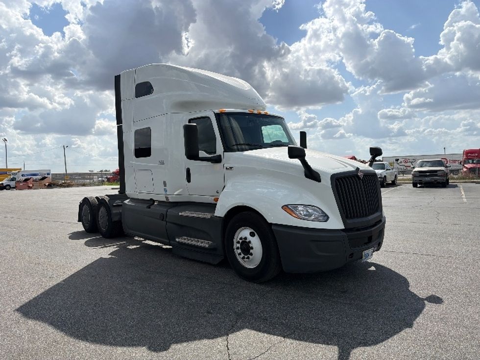 Sleeper Tractor-Heavy Duty Tractors-International-2023-LT625-Phoenix-AZ-596,765\n\t\tmiles-$ 51,750 - Image 1