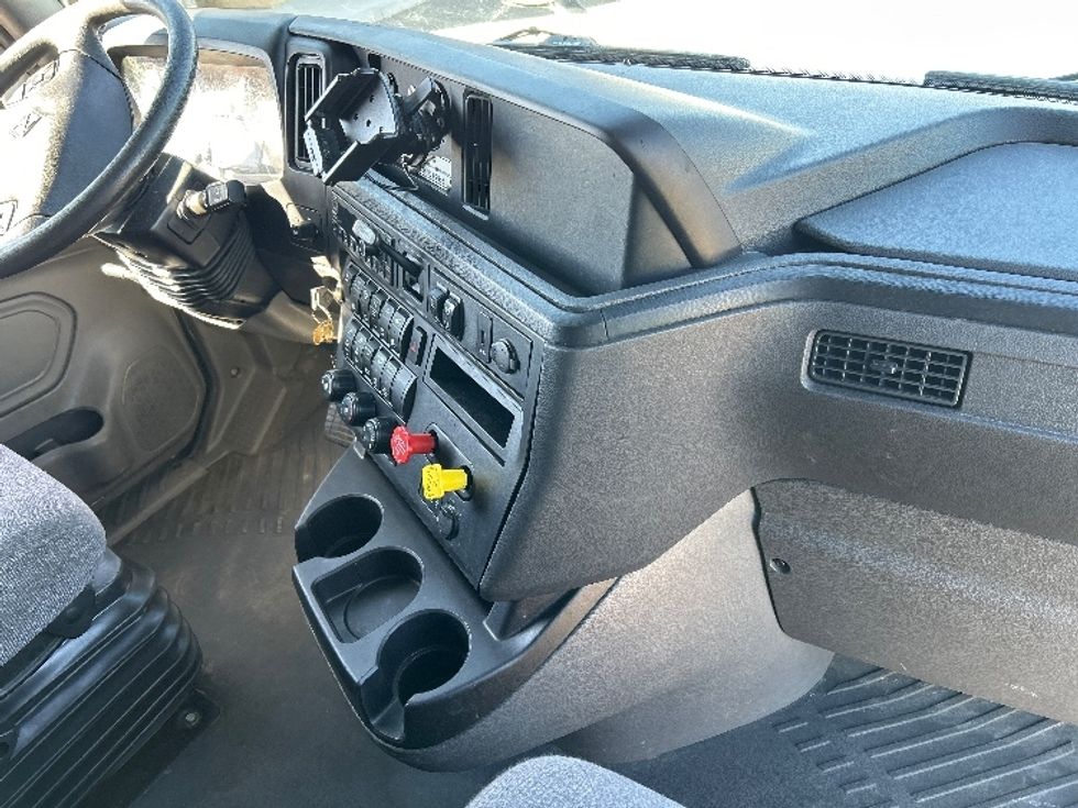 Sleeper Tractor-Heavy Duty Tractors-International-2023-LT625-Phoenix-AZ-627,777\n\t\tmiles-$ 47,250 - Image 15