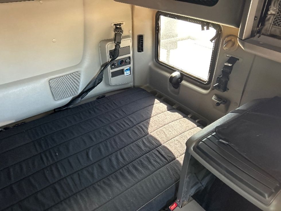 Sleeper Tractor-Heavy Duty Tractors-International-2023-LT625-Phoenix-AZ-627,777\n\t\tmiles-$ 47,250 - Image 17