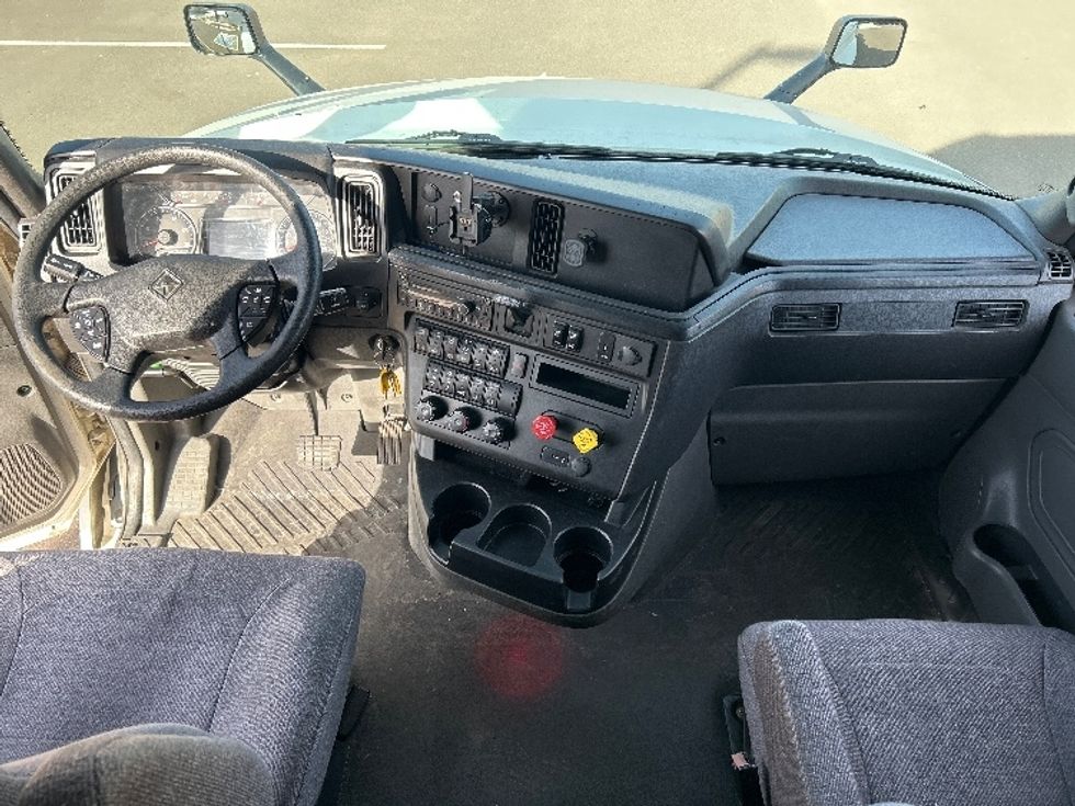 Sleeper Tractor-Heavy Duty Tractors-International-2023-LT625-Phoenix-AZ-650,189\n\t\tmiles-$ 45,000 - Image 12
