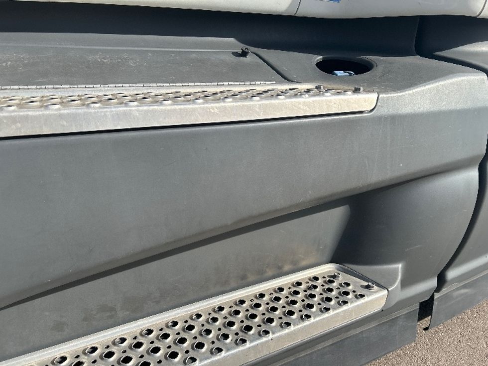 Sleeper Tractor-Heavy Duty Tractors-International-2023-LT625-Phoenix-AZ-650,189\n\t\tmiles-$ 45,000 - Image 25