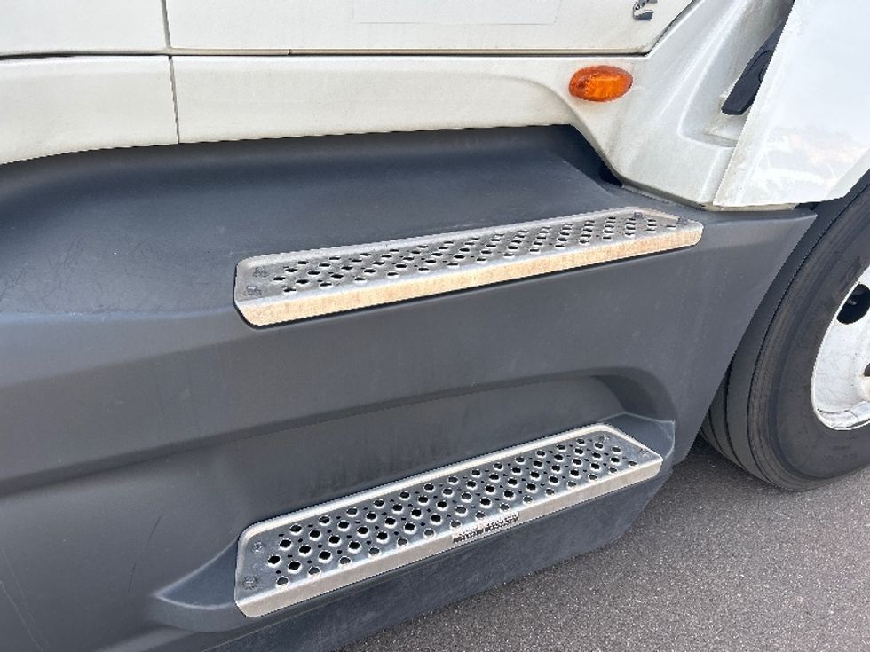 Sleeper Tractor-Heavy Duty Tractors-International-2023-LT625-Phoenix-AZ-650,189\n\t\tmiles-$ 45,000 - Image 26