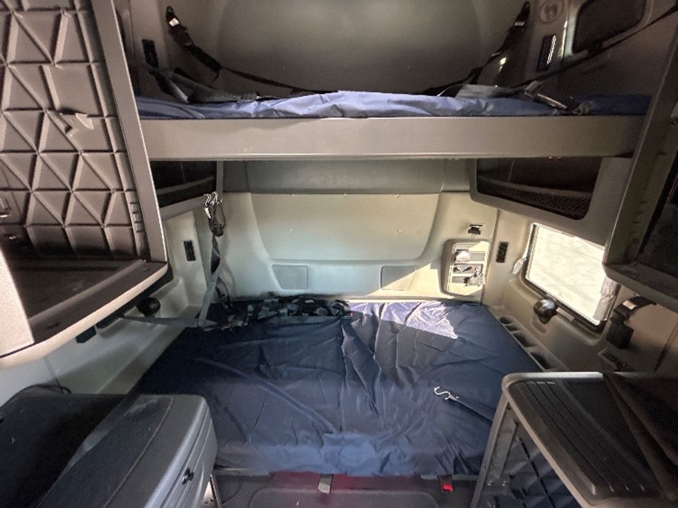 Sleeper Tractor-Heavy Duty Tractors-International-2023-LT625-Phoenix-AZ-662,203\n\t\tmiles-$ 43,750 - Image 14